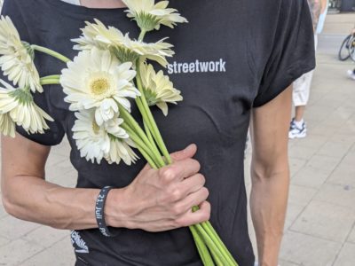 streetworker*innen der Suchthillfe Wien gedenken der verstorbenen Suchtkranken am 21.Juli 2021