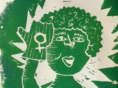 Illustration zum Weltfrauentag 2022: naive Zeichnung einer Frau, Linoldruck in Grün und Elfenbein